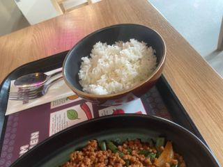 Pad Krapao mit Soja-Hack und halber Reisportion